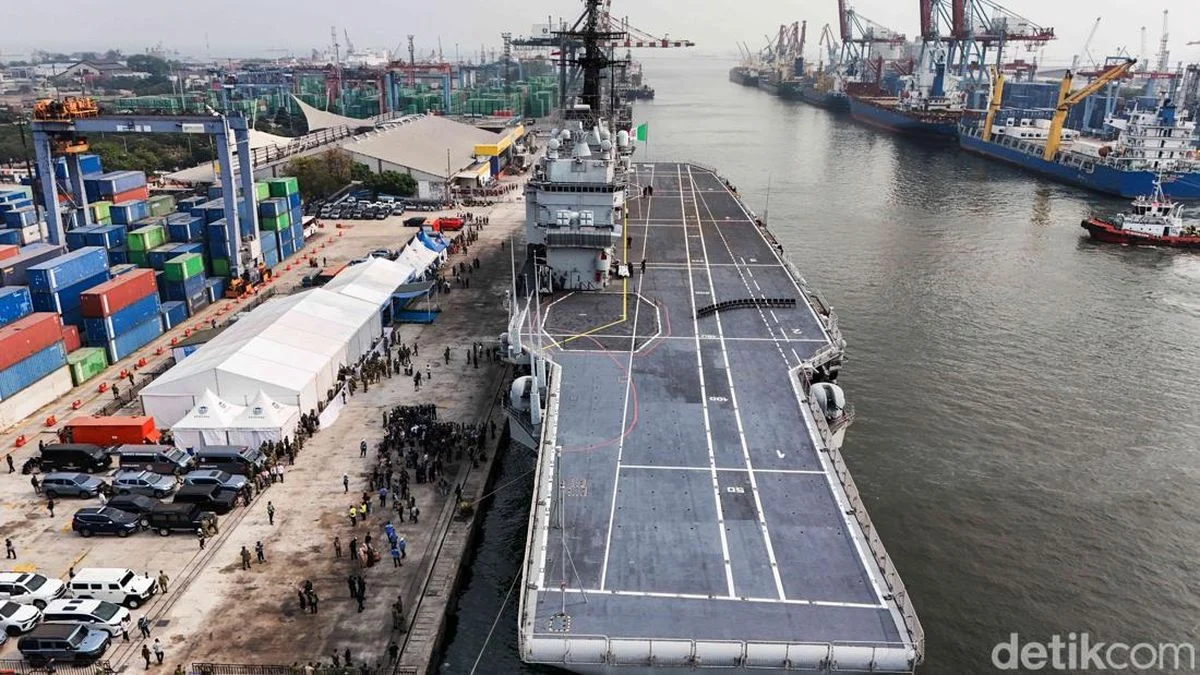 Kapal Induk Pertama Indonesia Tiba di Tanjung Priok, Siap Bertransformasi Jadi KRI Sriwijaya
